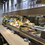 磯ぎよし - カウンター席新鮮な魚介類もりだくさん！