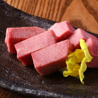 極厚。外はカリッと、中はフワッとした焼き上がり『芯タン』