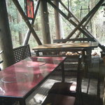 OZ - テラス席奥の方