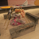 あもん ヨコ - 囲炉裏焼き　ズームアップ