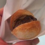 あもん ヨコ - ヨコ式ミニバーガー喰らう