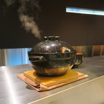 あもん ヨコ - 土釜炊きごはん炊き上がり