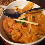 ダバ インディア - 本日のカレーは海老と魚のシャクティマサラ。クリーミーでマイルドなルゥにもシッカリとスパイスが主張するカレーです。