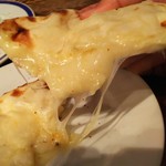 ダバ インディア - クルチャの中からチーズがトロ～❤