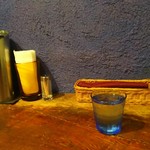 ダバ インディア - インドはラジャスタン州のジョードプルを思い起こす青い壁が素敵！