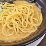 日の出らーめん - 麺は弾力がありました。