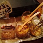 焼にく 和牛食堂 - サラダバーのトッピング