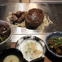くずし鉄板 あばぐら 神田店 - 黒毛和牛100%ハンバーグ180gと黒毛和牛A4サイコロステーキ(60g)御膳