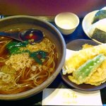 和み - ランチ（十割蕎麦、天ぷら、おにぎり）900円