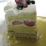 アンファン ネージュ - ホールケーキ断面