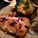 セキ ハナレ - 鶏もも岩塩焼き