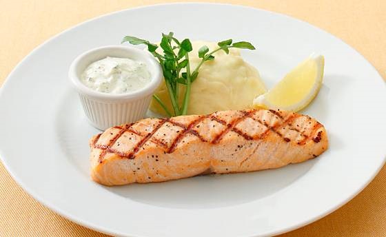 サーモンのグリル ディルピクルスバター添え レシピ