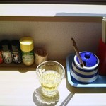 原田製麺 - カウンター上♪