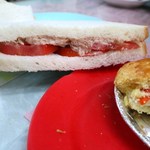 Cheung Heung Tea Restaurant - 鮮茄吞拿魚三文治