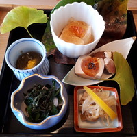 お料理 とみやま - 前菜盛り合わせ
