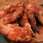 炭火バル あじと - 手羽先！ジューシーサクサク！