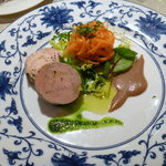 ル・ジャルダン・デ・サヴール - 鴨フォアグラの冷製、プラムとくるみのピューレ、人参のサラダ添え