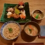 喫茶ホーボー堂 - 生姜の炊きこみご飯と野菜のおかずとみそ汁