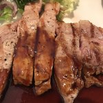 CHEERS GRILL wine rocks - 筑波山熟成もち豚のトンテキ。
      美味し。