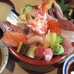 弁天鮨 - ランチの生ちらし大盛・小鉢・味噌汁付き 