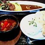Koushinhanya - 元気の出るスープカレー・焼きたてナン・黒胡椒の彩りカレープレート