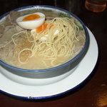 博多ラーメン　しばらく　 - 麺は博多系細めストレート