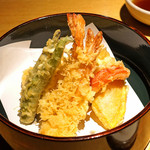 たかさご - 天ぷら盛り合わせ　　オクラ、獅子唐芥子、ベビーコーン、パプリカ、南瓜、舞茸、海老２本
