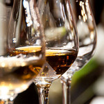 ジ・メルカート - 
料理に合うワインをご提案♪

料理を引き立てるワイン、ワインを引き立てる料理。そのどちらも叶える提案ができるように、イタリア産ワインを中心として、各種ワインを取り揃えました。ぜひお気軽にお声かけください。