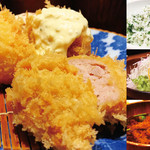 Katsukichi - 定食は青しそご飯、赤出汁、お漬物、サラダ付です。