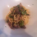 カッフェ アロマティカ - 仔羊と空豆の白ワイン煮込みで和えたトンナレッリ