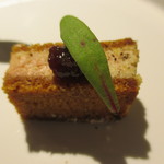 eclat - フォアグラのサンドイッチ（上に いちじく）