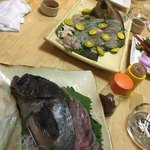 自由創作　みがと　居座屋 - 手前がソイとヒラメ奥が松葉ガレイ