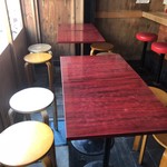 やきとんひなた - テラス風のテーブル席