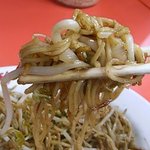 珍竹林 - もちもちパリパリの麺とシャキシャキのもやし、豚肉のハーモニーを独特のソース味がまとめています