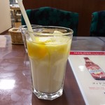 ベンガルカレー亭マンナン - マンゴーラッシー