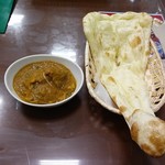 ベンガルカレー亭マンナン - チキンマサラ　プレーンナン