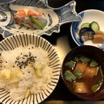 葉山 日影茶屋 - 茶屋膳(5,000円)炊き込みごはんと合せ味噌椀、酢の物