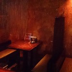 オービル - 4人掛けのテーブルが3卓ございます。