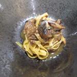 クイントカント - タリオリーニ ホロホロ鳥のラグーソースとポルチーニ