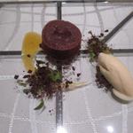 クイントカント - トルタ チョコラータ フォンデュータと柿のヴァリエーション