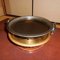 人形町今半 本店 - ポン酢すき焼き用の鍋です。