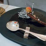 Le Cinq - Bille de mandarin マンダリンのビー玉 Bois pizza ごぼうのピザ Transparent 生姜風味の風船　