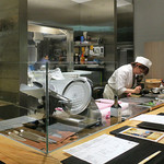 肉寿司 肉和食 KINTAN - カウンターは L字