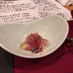 お通し（いちじくと生ハム）