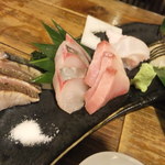お刺身盛り合わせ(1,280円+税)