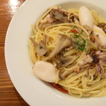 Trattoria CASA MIA - きのことヤリイカのペペロンチーノ