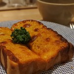 ペリカンカフェ - 黄色いチーズトースト
