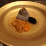 白金台こばやし - 丹波の黒豆枝豆ムース、あられと枝豆、昆布〆した北海道昆布森のバフンウニ添え