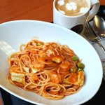 タリーズコーヒー - 料理写真:小エビのトマトクリームパスタ*カフェラテ