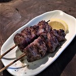 関内もつ肉店 - スパシーなリブ芯